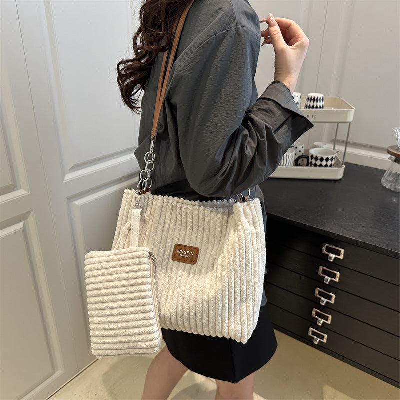 2025 Korean version of the aesthetic leisure tote single shoulder bag