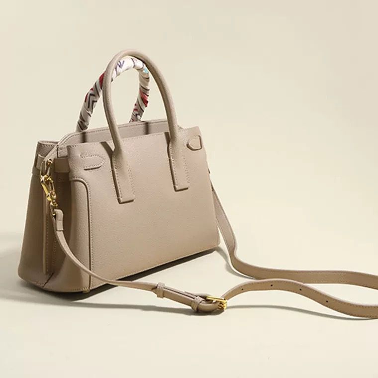 Platinum shoulder messenger handbag