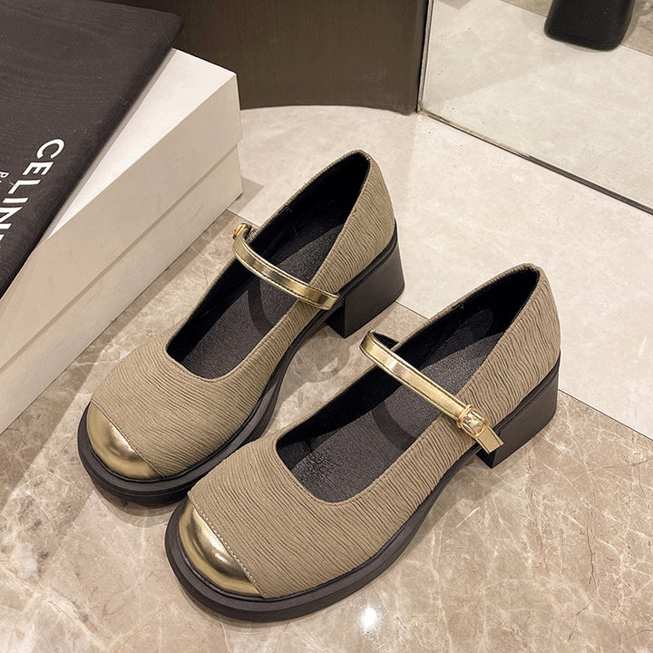 Fashionable small leather shoes