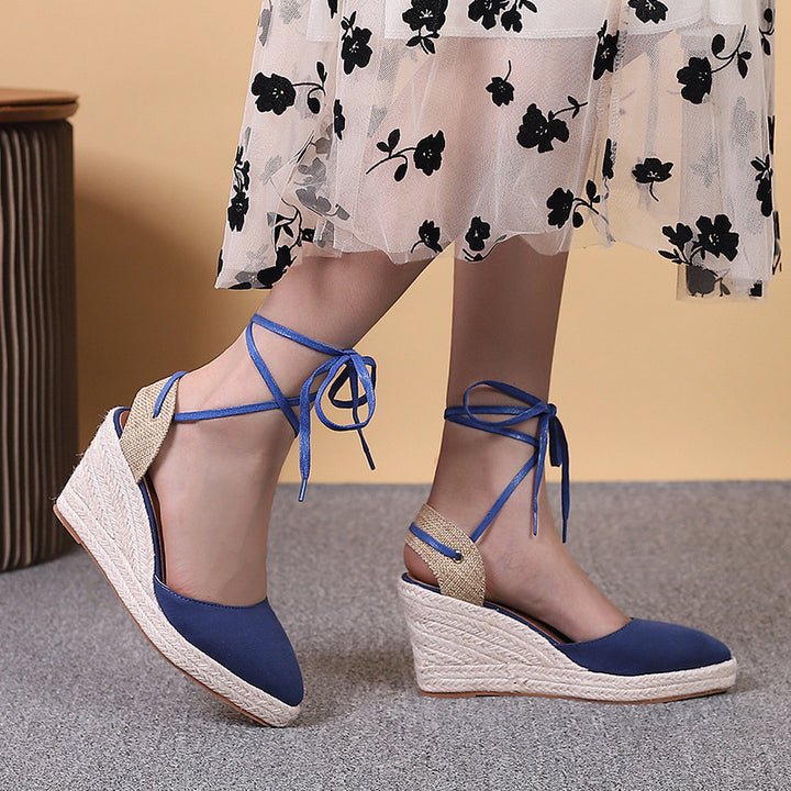 Closed toe high heels lace-up