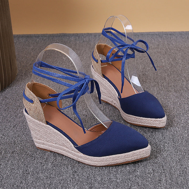 Closed toe high heels lace-up