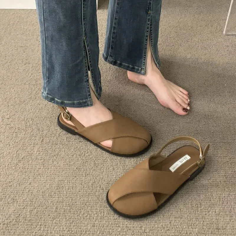 Casual flat-soled Roman shoes
