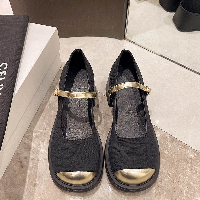 Fashionable small leather shoes