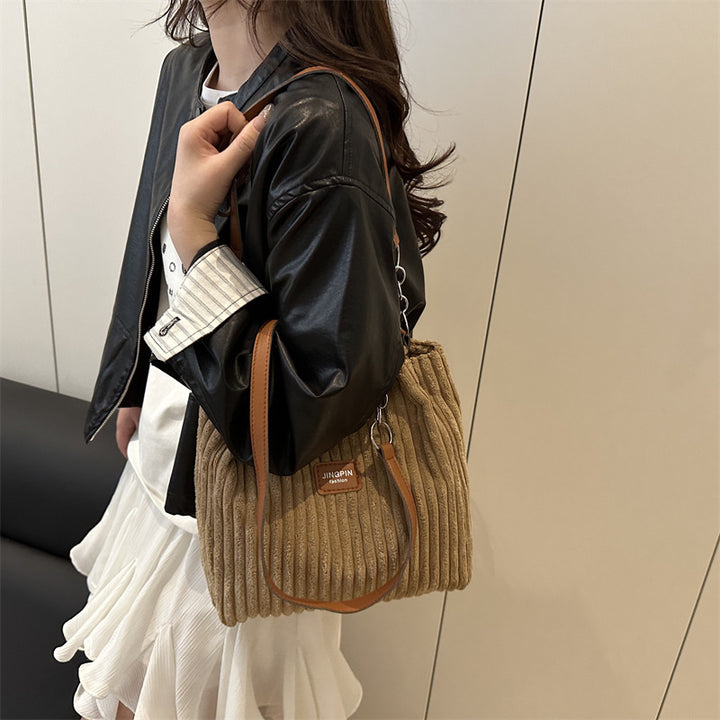 2025 Korean version of the aesthetic leisure tote single shoulder bag